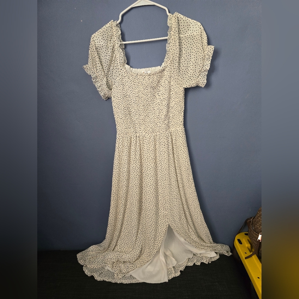 ❗CLOSET LIQUIDATION❗️Sirenlily black and white polka dot dress